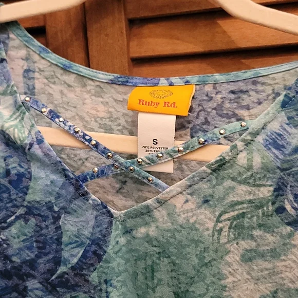 Ruby Rd. Top - Picture 3 of 6